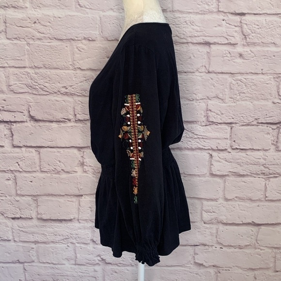 Ranna Gill Cross Front Top - Picture 5 of 8